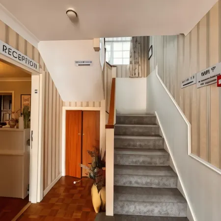 All Seasons Guest House Gatwick & Airport Parking
