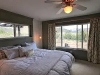 Clever Rabbit: 5-Acre Retreat Joshua Tree National Park with Starlink Internet - بوتيك
