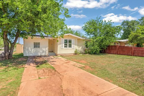 Near Hsu, Acu & Hendrick ~ Clean ~ Charming Cottage  ~ New Discounts ~ Pets - บังกะโล