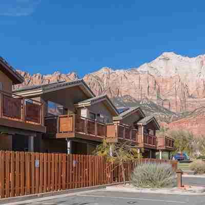 Springdale Townhome 1 Hotel Exterior