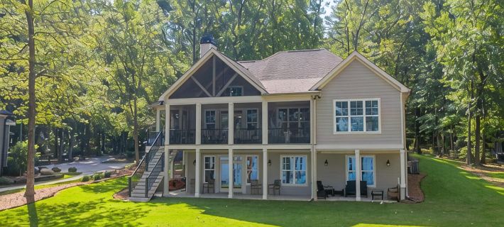 New Luxury Lakefront Home! Hot tub, Boat and Swim Dock Hotels in Putnam County