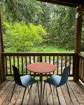 The Hide & Seek: vintage modern forest cabin with sauna - con encanto