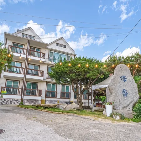Samcheok Seaside Bed and Breakfast (Yonghwa Beach, Marine Cable Car, Marine Rail Bike)