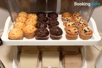 Hotel Brossard - breakfast