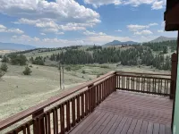 Luxurious Cabin Along the Tarryall Creek - 4-Star
