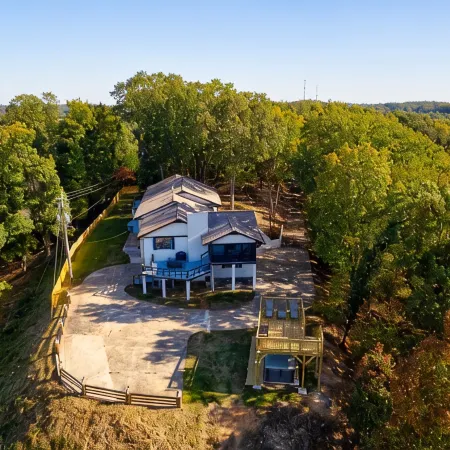 Lake Front Mountain View w/ 6 King beds