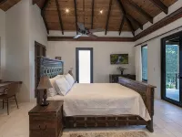 Walk to world famous Maho Bay! Privacy, views, pool, 4 equal king size bedrooms. Hotels in Central