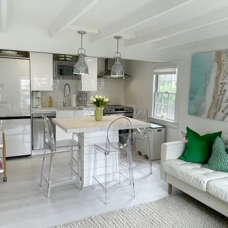 Newly renovated house in Brandt Point, right near town and Children's Beach