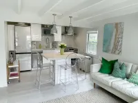 Newly renovated house in Brandt Point, right near town and Children's Beach - Bungalows