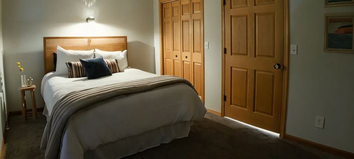 100 N Third • Cozy Downtown Apartment • Pet friendly! Hotels in Marquette