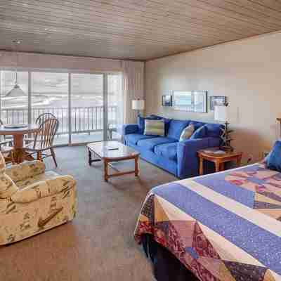 Lanai at the Cove Rooms