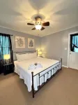 Poseidon’s Mini Getaway: Serene Outer Banks Retreat Near the Beach - Homestays
