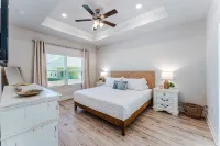 Windmark home steps2pool,min2beach,golf cart, fire pit, heated pool&beach equip - Gym