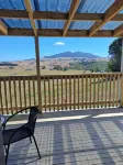 Comfortable studio with stunning mountain & ocean views – Your perfect getaway! - Wifi