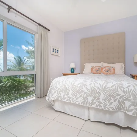 Steps to the Beach! 2bed/2.5bath condo - Seabreeze Villas