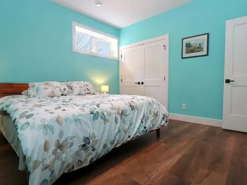 TREETOP PARADISE SUITEBreathtaking lake and mountain views 5 min from the beach - Condos