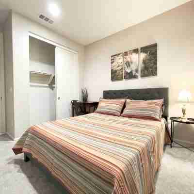 Former Model Home, 3 Car Garage, Gym, Sleep 14 Rooms