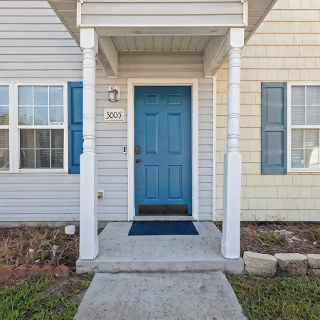2-Bedroom BoHo Oasis Townhome