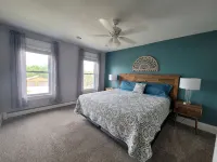 Wyatt's Country Home - King Bed! - homestay