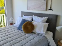 Vacay Hahei - 1 Bed Elevated Apartment a short walk to the beach Hotels in Hahei
