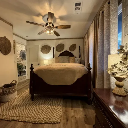 Rustic Solitude 5Bdr/4Bth/2940 sqft Luxury Lodge