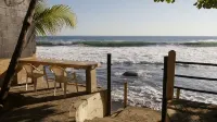 Small Hideaway on a Romantic small Private Beach with Exquisite Views. - palestra