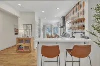 Charming Historic 2-bedroom house in Raleigh.  Near The Village District. - บังกะโล