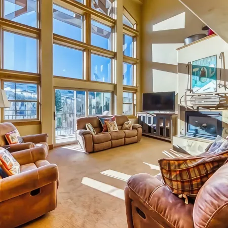 Spacious Condo with a Beautiful View and Lots to do in Brian Head UT. BL-25016