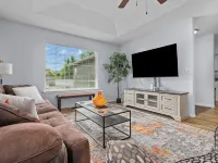 Inviting 2Br Half-Plex-Equipped Kitchen & Garage Hotels in Keizer