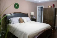 Just 18 mins from The Augusta National Golf Course and just 3 mins from SRP Park - 4성급