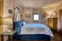 Tranquil Cabin on Sleeping Child Creek - Chalets