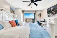 Fully Renovated with Views of the Mountains and Spa!