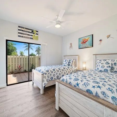 Newly Redone and furnished 2/2 condo that is walking distance to the beach