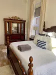 Luxury Awaits! 9,000 SF Mansion with 14 Bedrooms 5 Baths Theater Room Seats 20! - ブティック