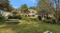 Gorgeous Retreat w/private Pickleball court!!! Only 3 min from Sandalwood Manor - Private Pools