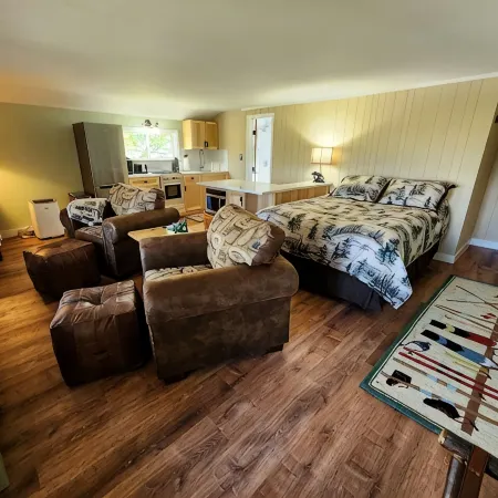 Awesome mountain view with private patio, Fantastic location right on Main St.