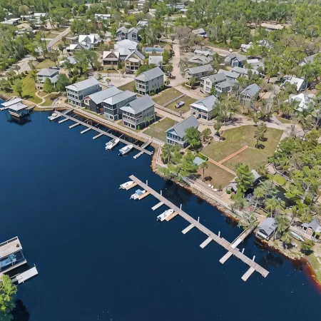 Southern Pines- Sleeps 20 with Community Pool and Docks Hotels in Steinhatchee