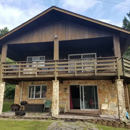Chalet Ripple-Lake Harmony- Lakefront- 5 Bedroom 3.5 bath- near Restaurants/Bars