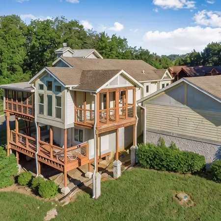 The Oakmont at Blue Water Bay at Center Hill Lake