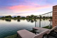 Cheerful 4-bedroom vacation home with POOL - Scenic