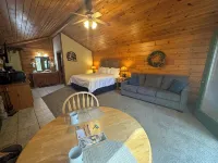 4 Moose Lodge ROMANTIC Log Cabin in the woods. Hot Tub & Wood Burning Fire Place - Swimmingpools
