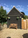 Cozy Cabin in Nature! A Great Base to Relax or Explore North Norfolk . - balcony
