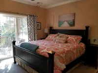Relax among the palms at Reeled Inn on Beautiful Lake Gaston - 3 stjerner