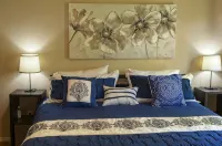 VRBO HOME AWAY Paradise Getaway House- With Pool and Hot Tub! - Boutique