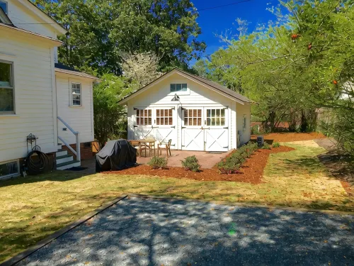 The Craddock - Tufts Home & Antique Carriage House - 6BR 5.5 Baths - Sleeps 12+ - Landsted