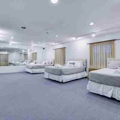 Paradise Pocono - Ultimate Arcade, Salt Pool and Hot Tub - Sleeps 14 Rooms