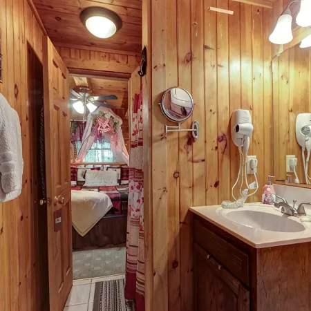 Secluded Romance, Hot Tub, Fireplace, Decor, Honeymoons