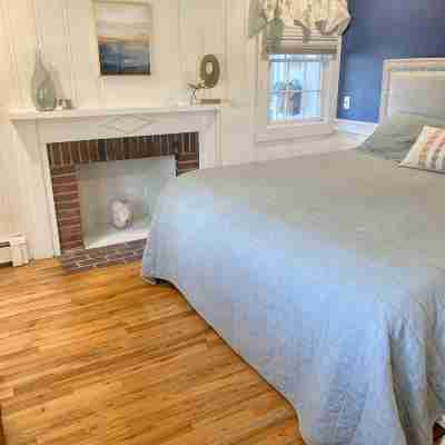 Quiet, Clean West Dennis Home - Walk to Beach Rooms