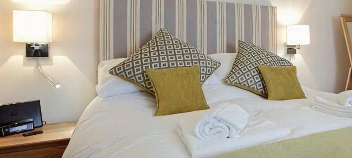The Kings Arms Hotels in Weymouth
