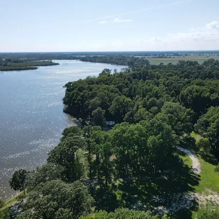 New Barn Apartment on 55 acres/waterfront